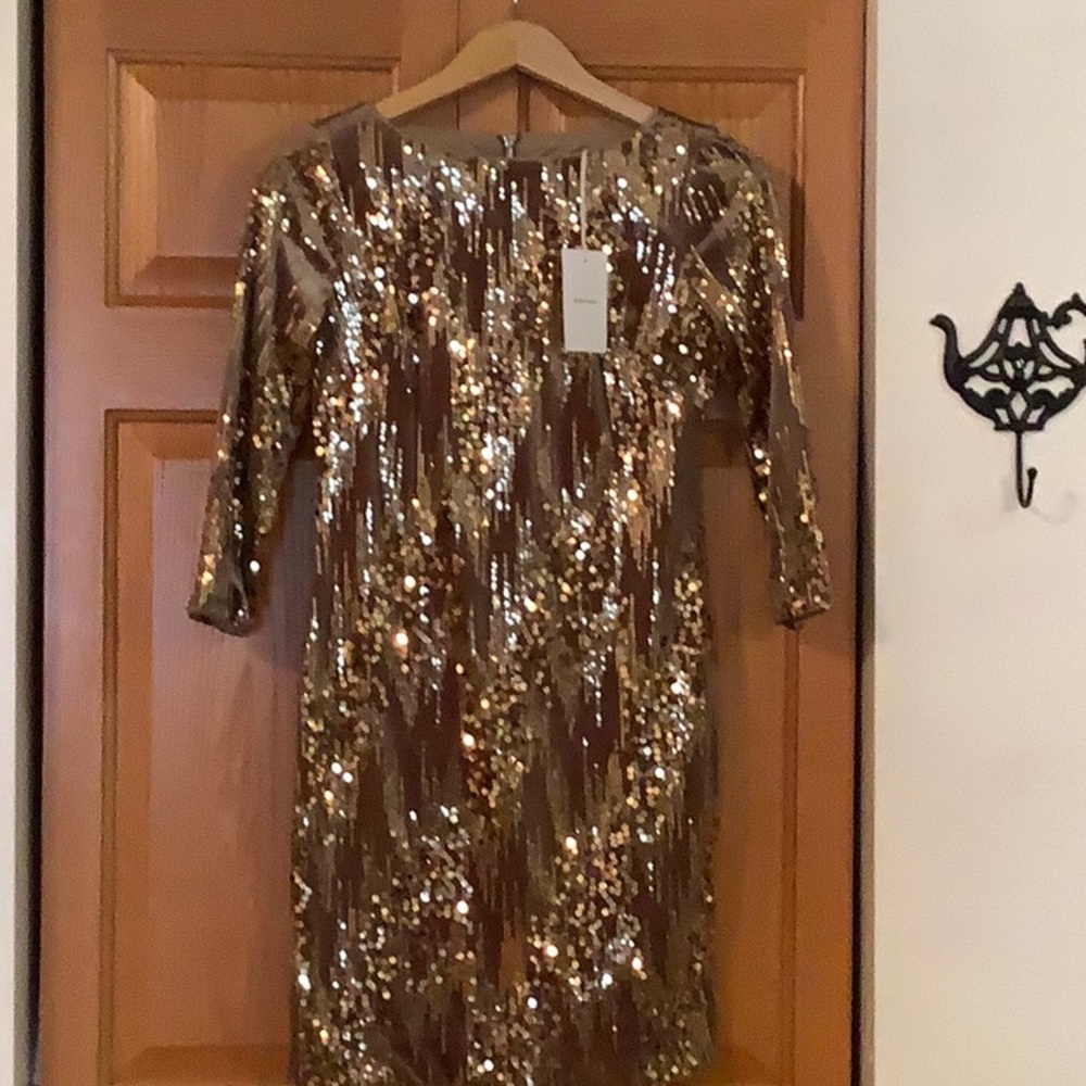 Long sleeve velvet dress